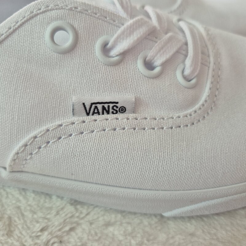 [국내매장판] 반스(VANS) 어센틱 로우 : 화이트